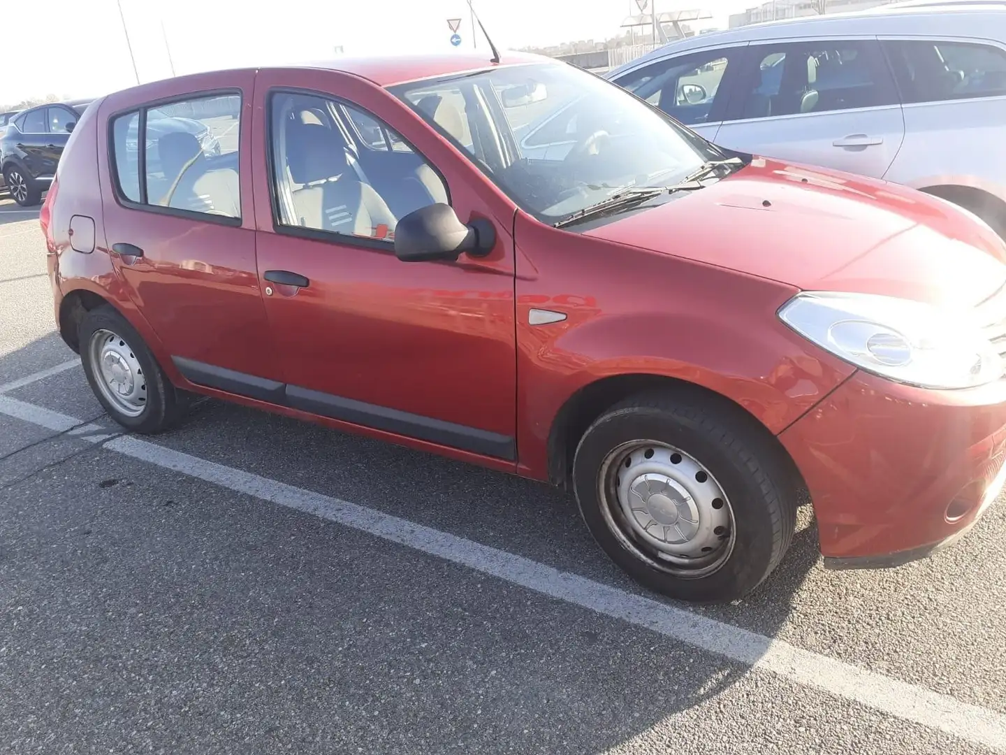 Dacia Sandero 1.2 16v Embleme (blackline) Gpl 82000km 2012 Rosso - 2