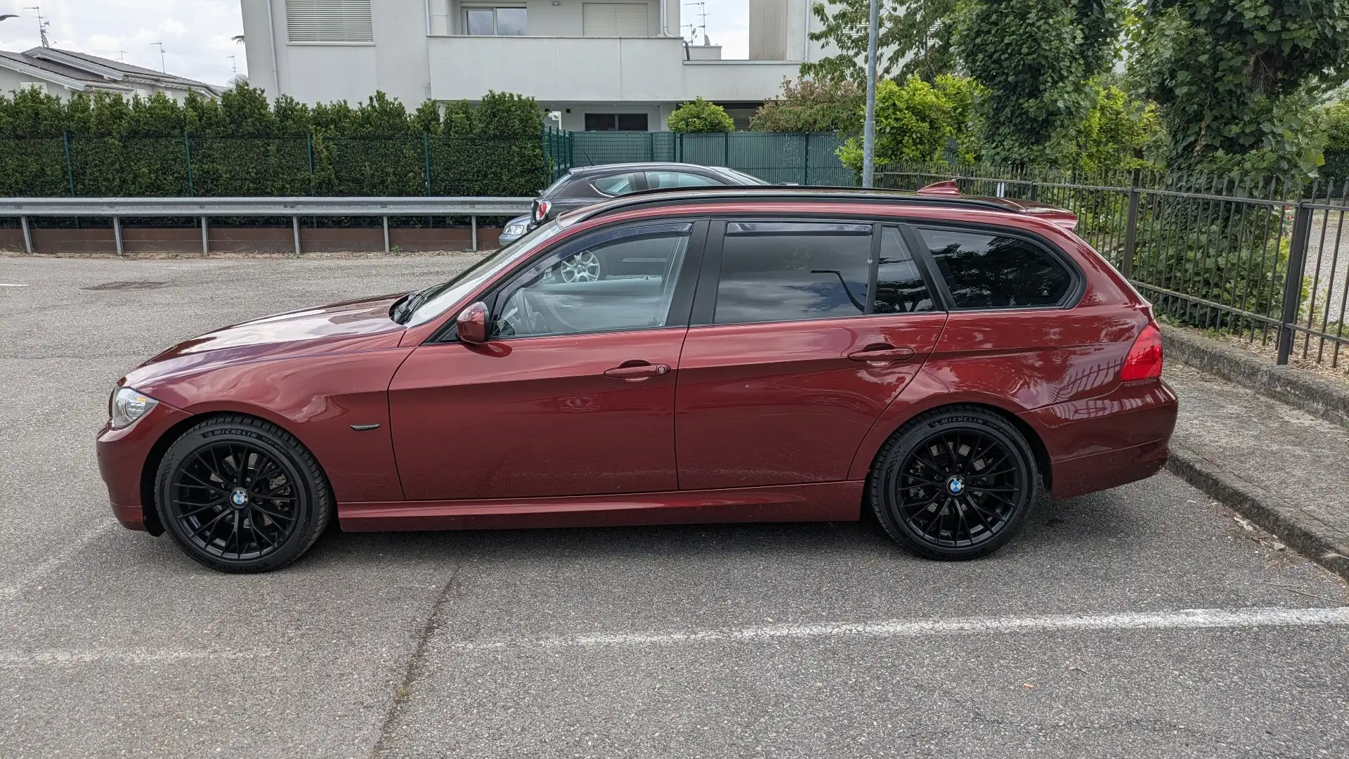 BMW 320 Serie 3 E91 Touring 320d Touring eff.dynamic 163cv Rosso - 2