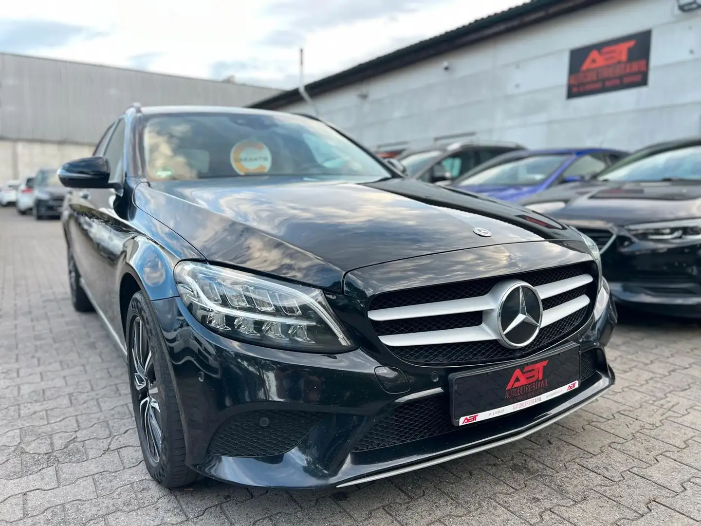 Mercedes-Benz C 220 T D 4Matic, Automatik, PDC, Navi, LED, AHK Noir - 1