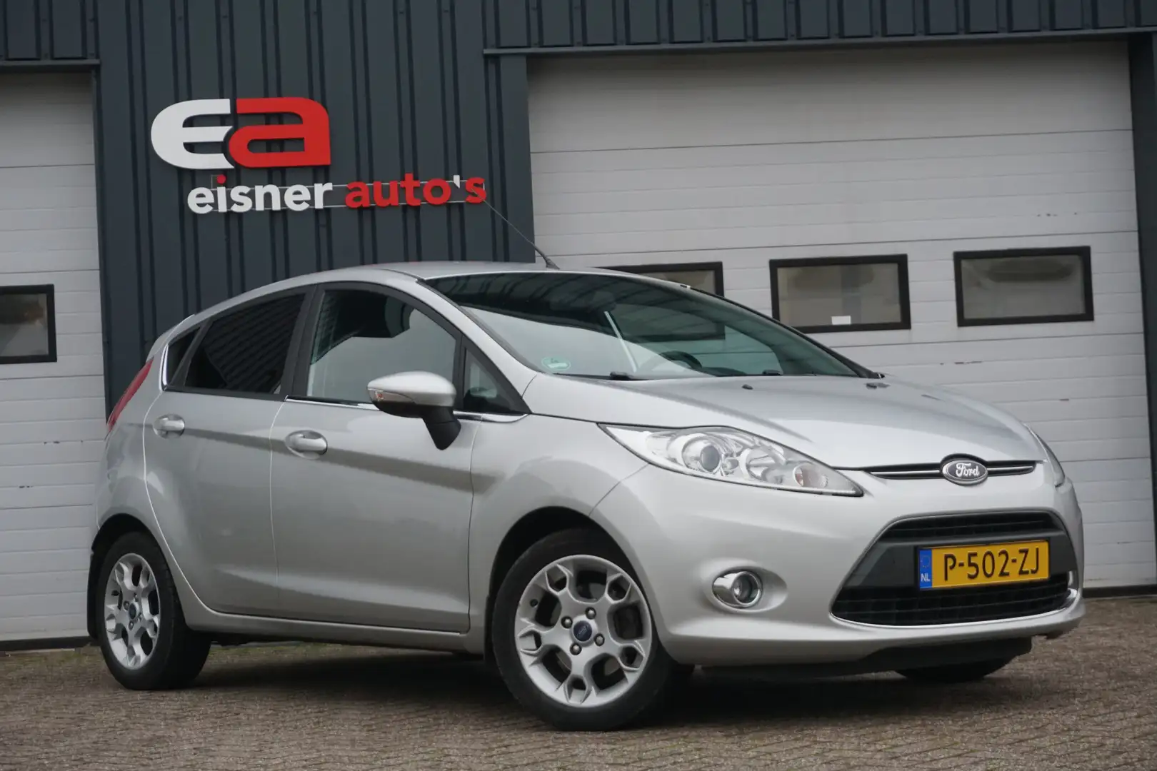 Ford Fiesta 1.4 Titanium Automaat | 98.000 KM | AIRCO | Gris - 2