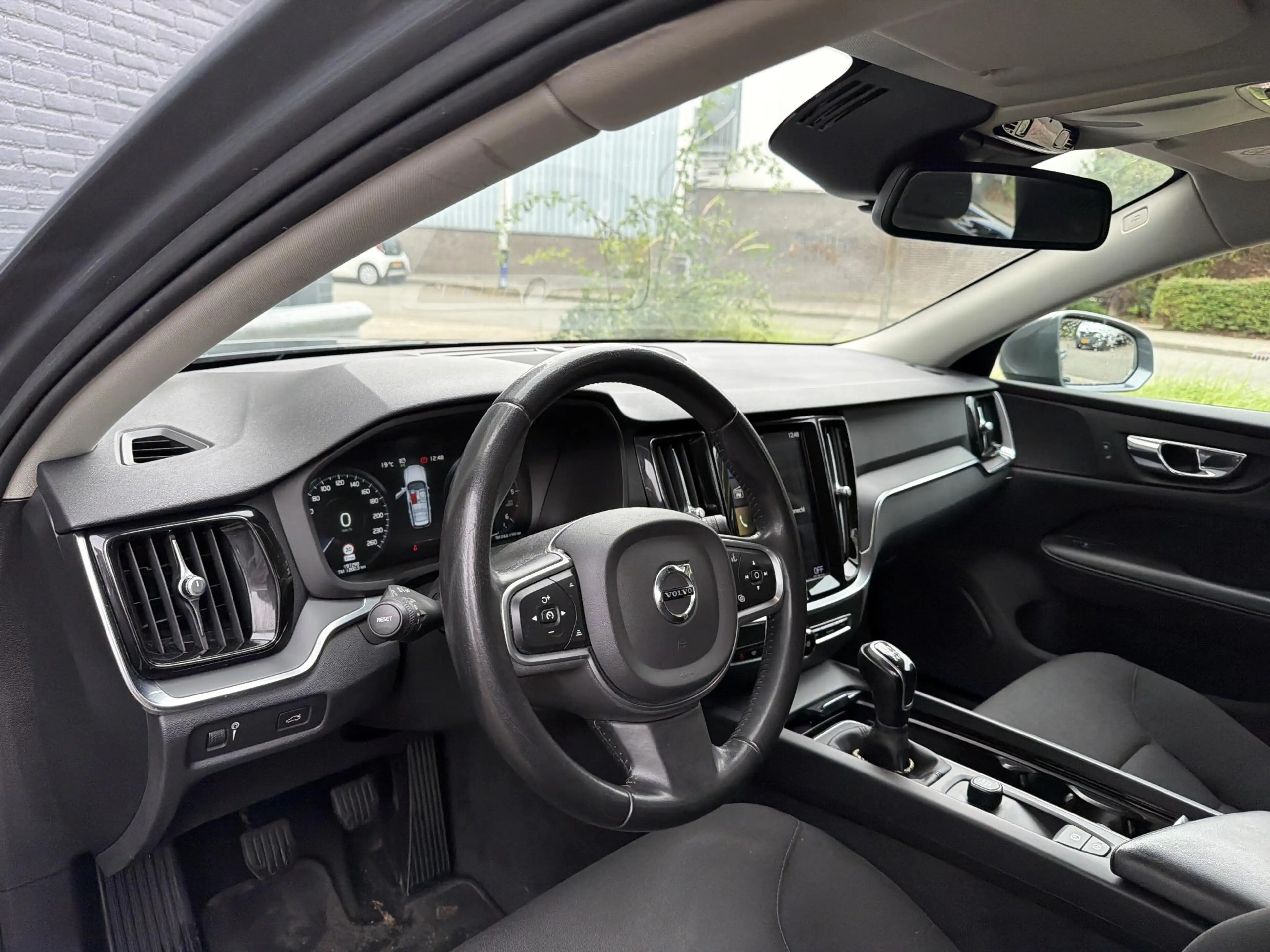Volvo V60 2.0 D3 Momentum | € 9.900,- NETTO! | Cruise | Clim — photo 3