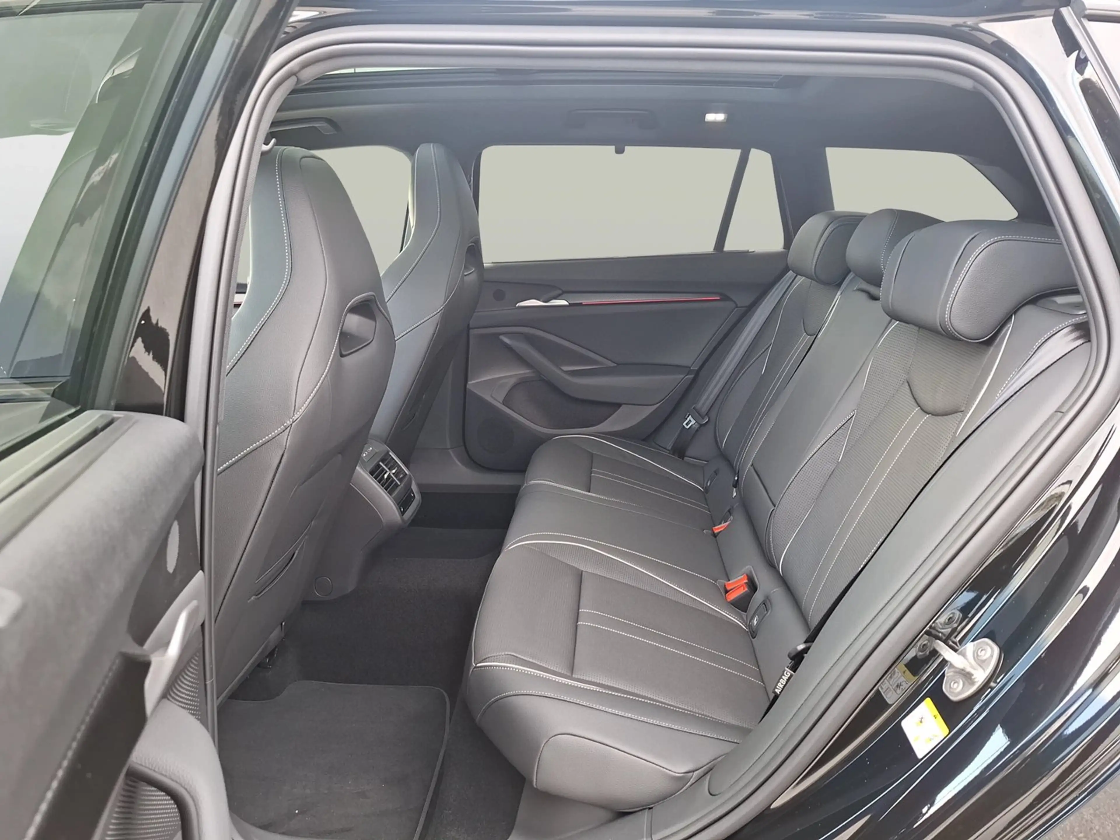 Skoda Superb 4x4 Sportline TDI DSG — photo 12