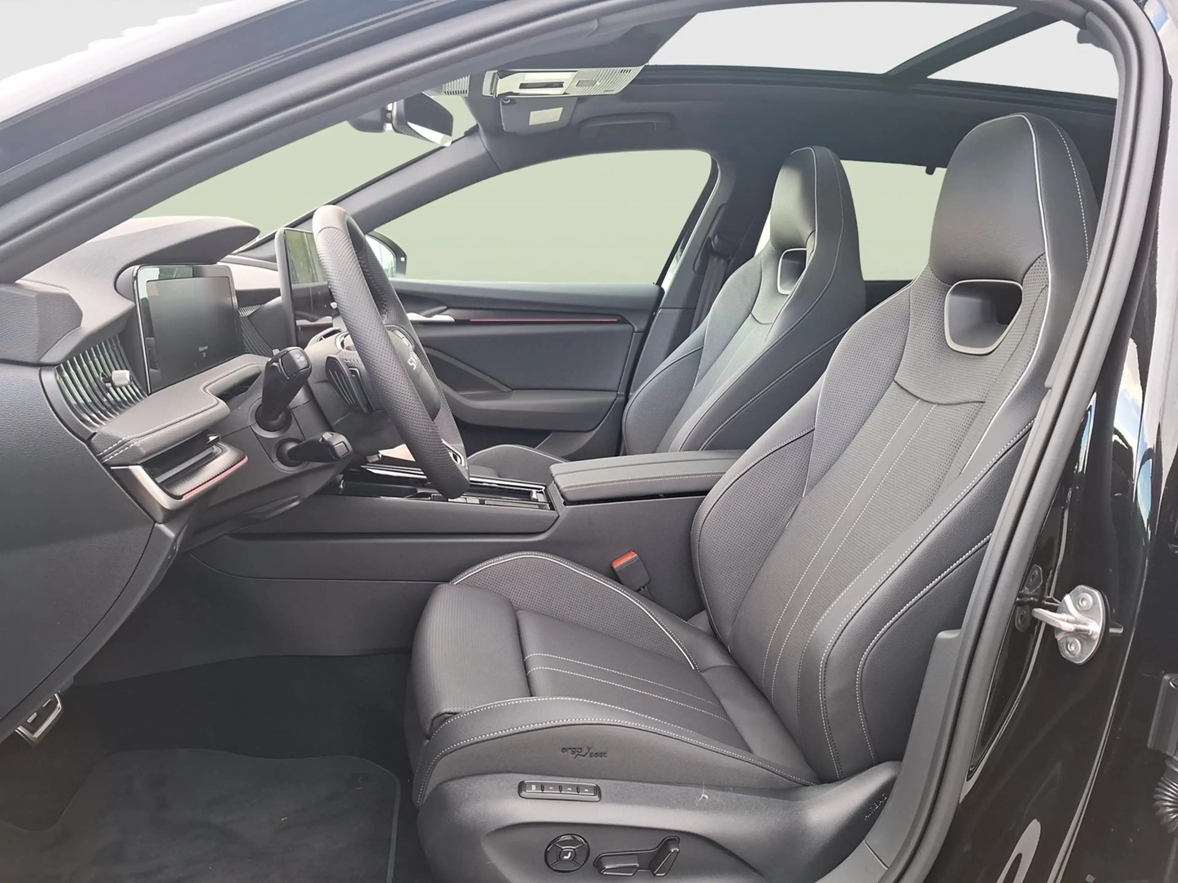 Skoda Superb 4x4 Sportline TDI DSG — photo 9