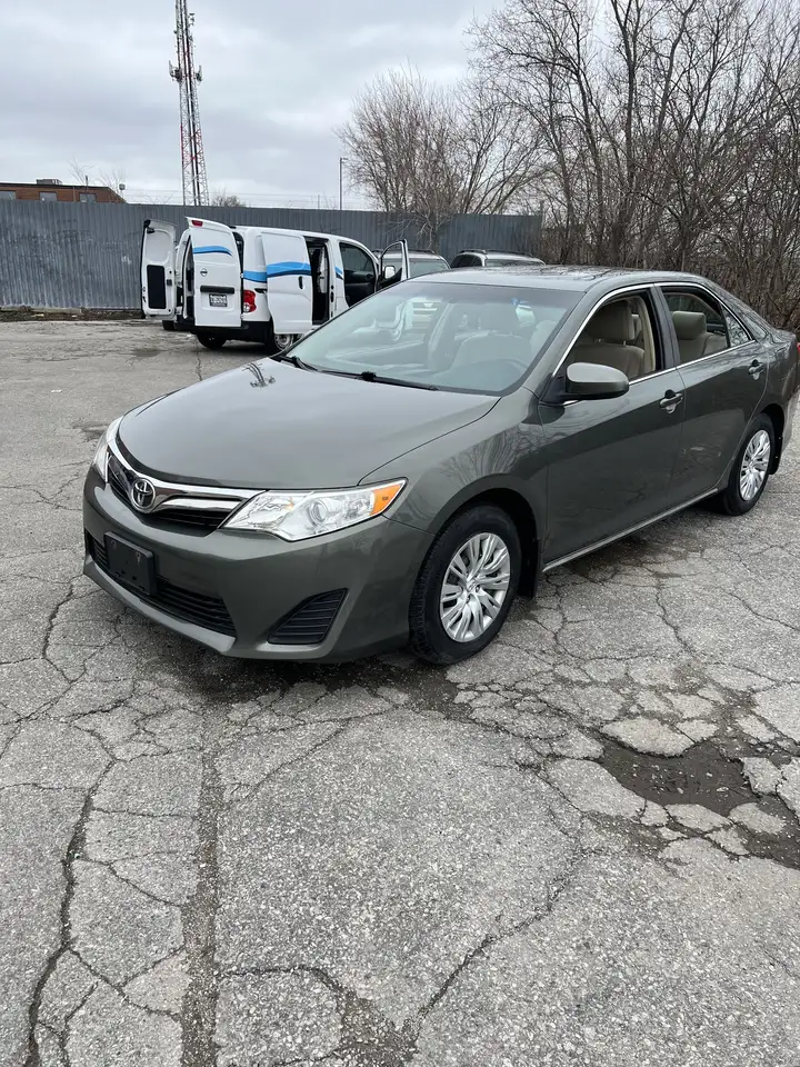 Toyota Camry снимка Toyota Camry