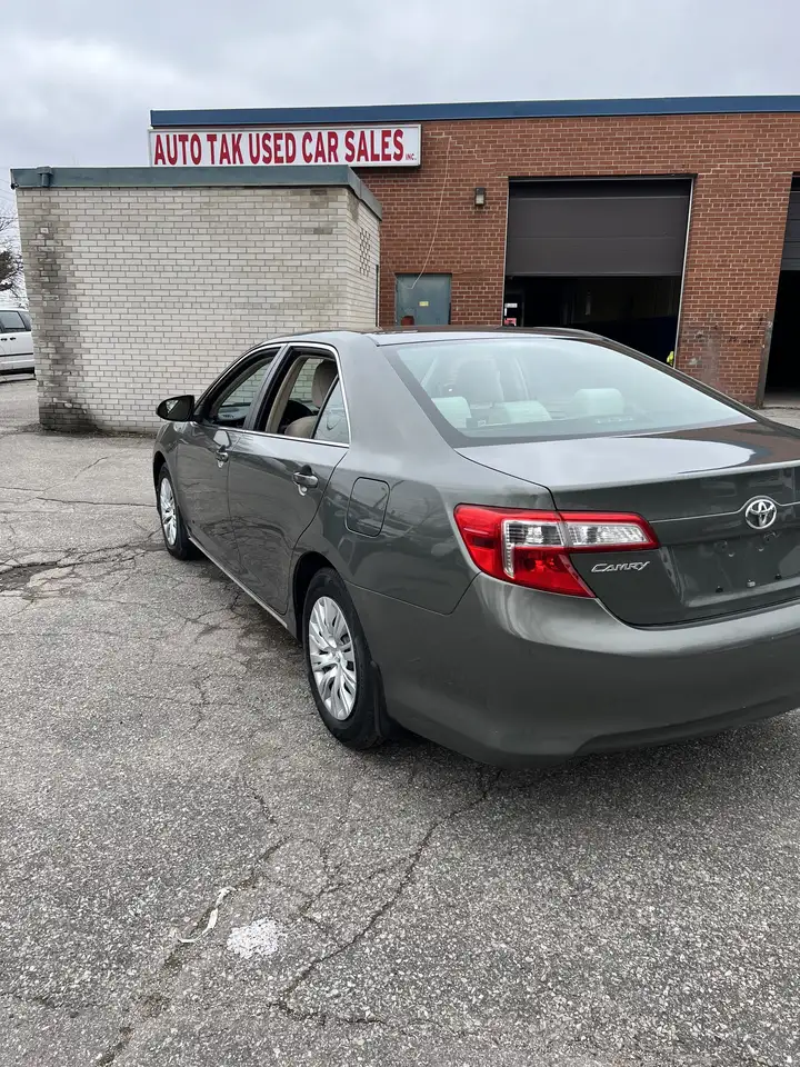 Toyota Camry снимка Toyota Camry