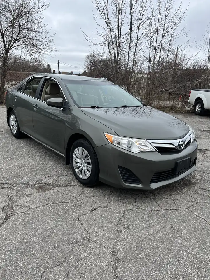 Toyota Camry снимка Toyota Camry