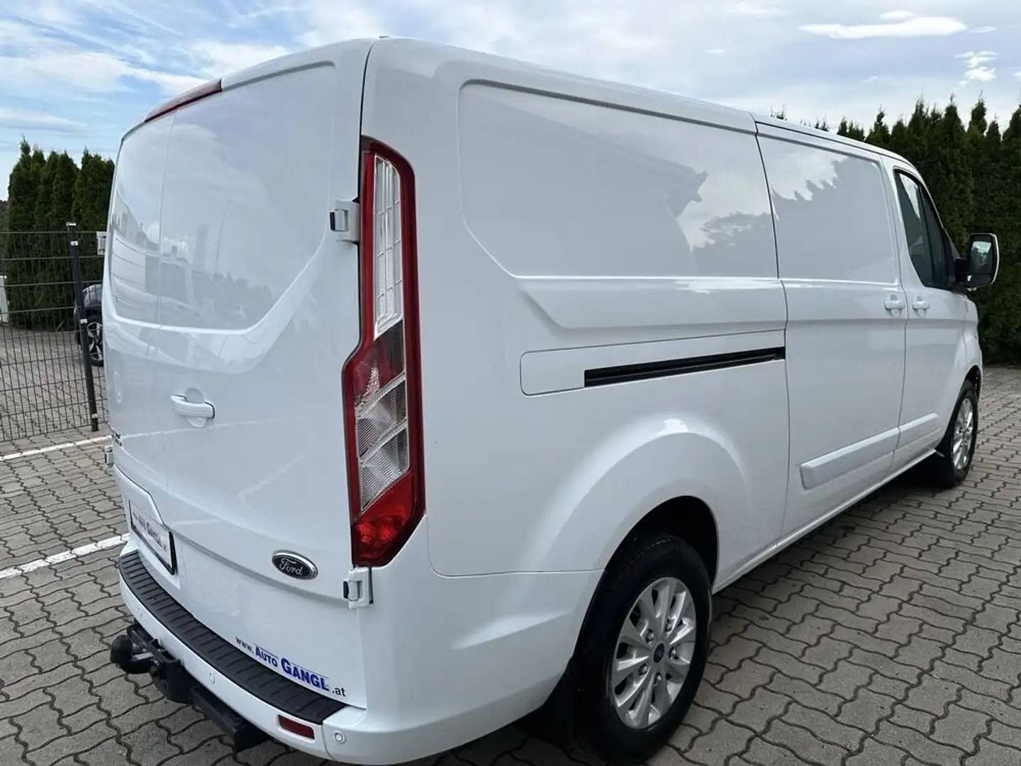 Ford Transit Custom Kasten L2H1 Limited 96kw AHV Alufelgen NL1235kg Weiß - 2