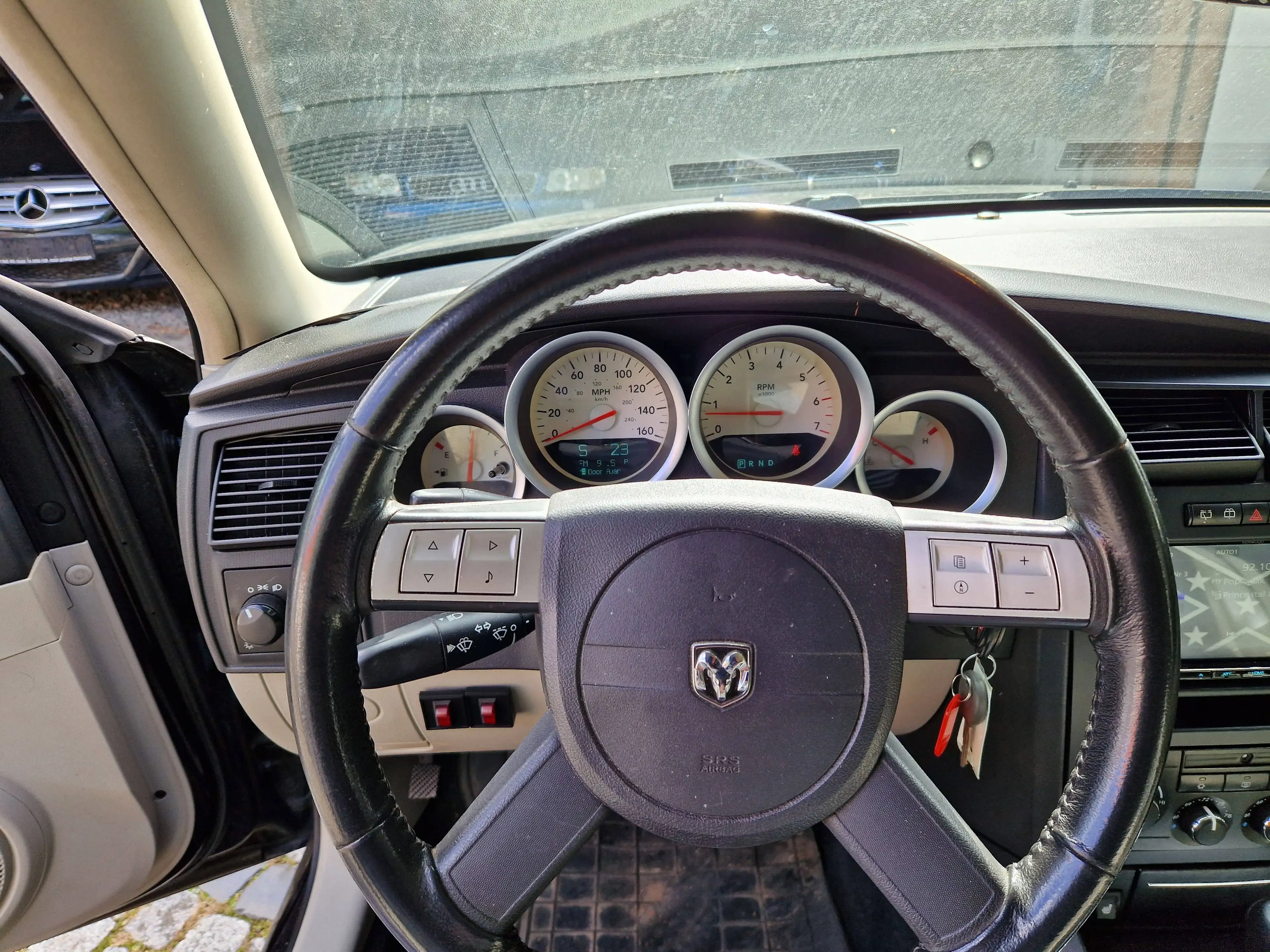 Dodge Magnum — photo 11