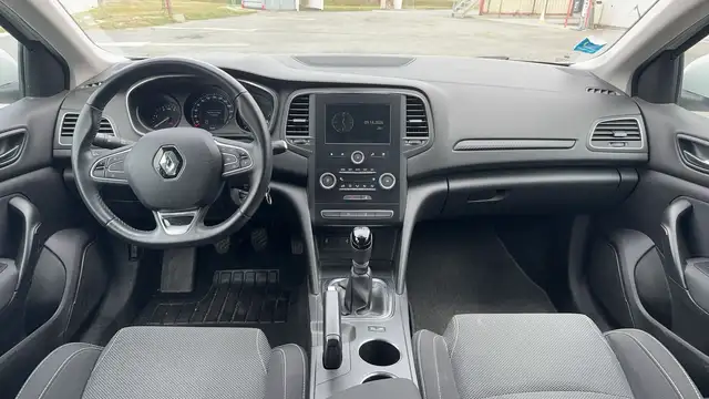 Renault Megane view 11