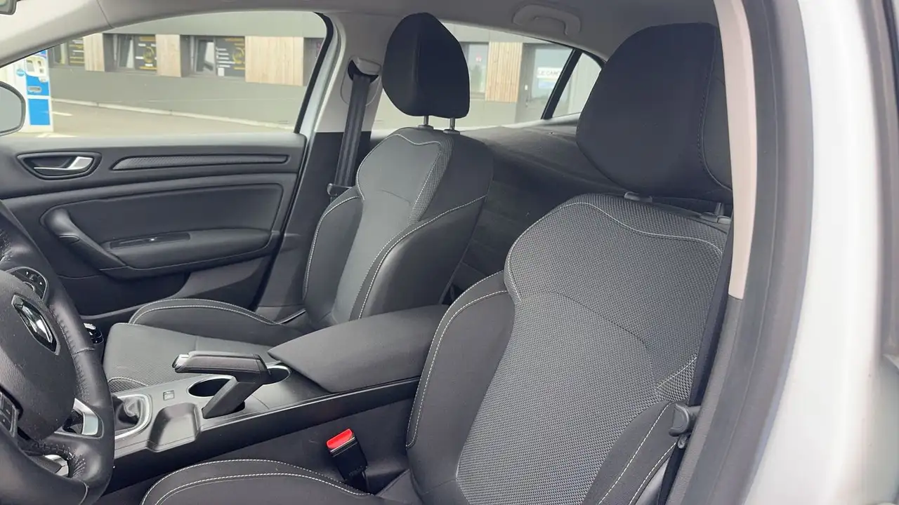 Renault Megane Berline — photo 28