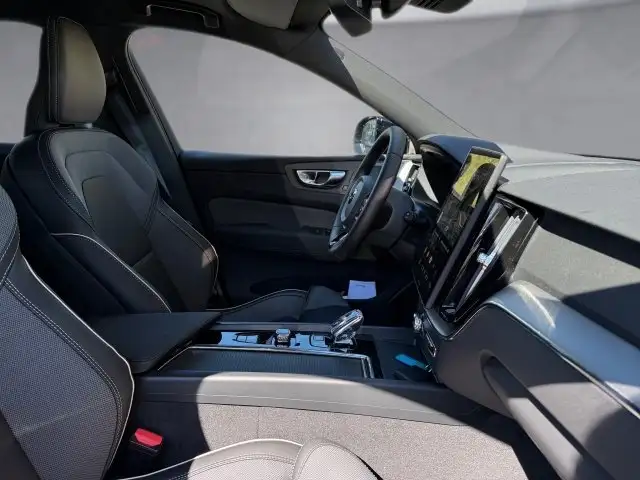 Volvo XC60 Black Edition Plus, T6 eAWD Plug-in Hybrid, Elektrisch/ Ansicht 11