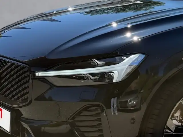 Volvo XC60 Black Edition Plus, T6 eAWD Plug-in Hybrid, Elektrisch/ Ansicht 7