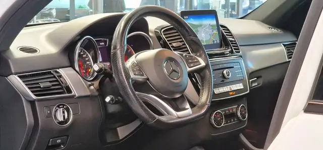 Mercedes-Benz GLE view 13