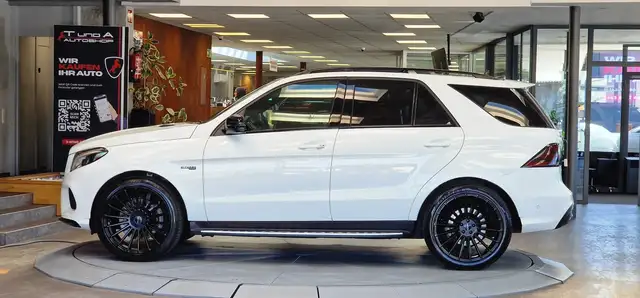 Mercedes-Benz GLE view 4