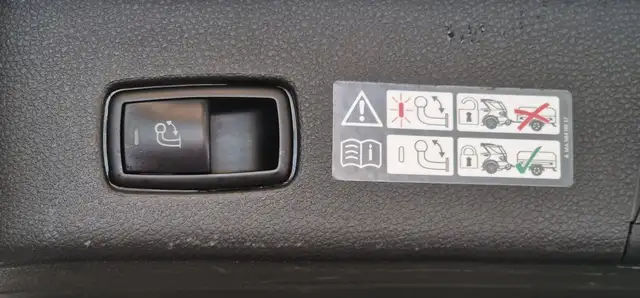 Mercedes-Benz GLE view 11