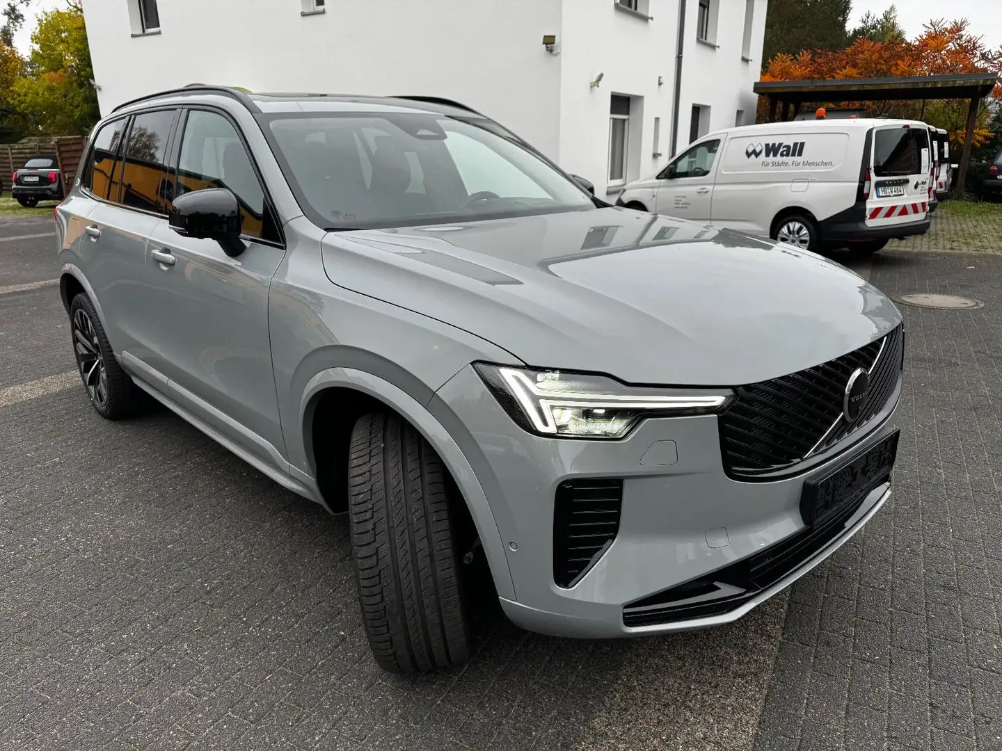 Volvo XC90 Ultra Dark Plug-In Hybrid AWD Grau - 2