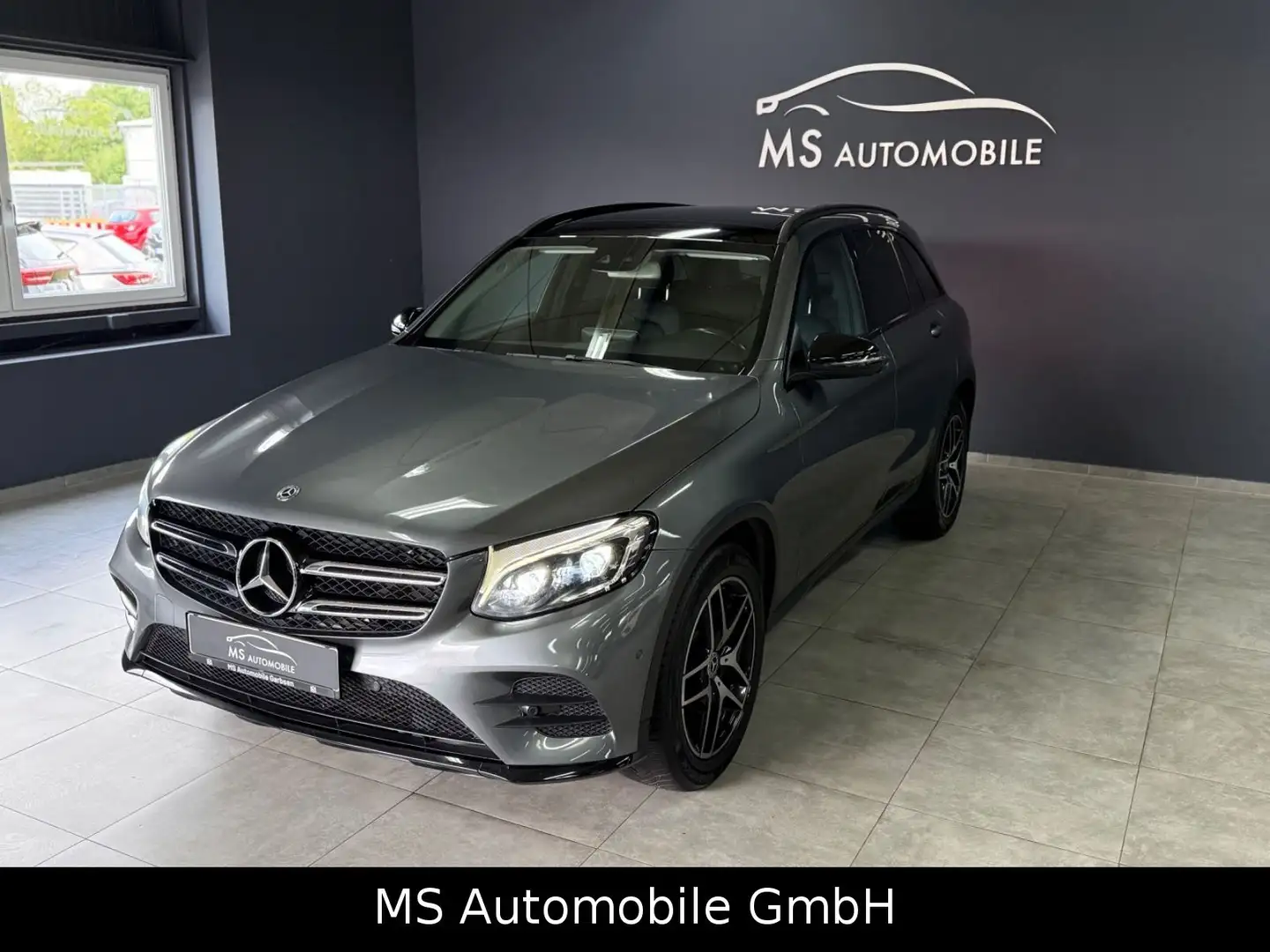 Mercedes-Benz GLC 250 4Matic AMG Line Panoramadach /AHK Gris - 2