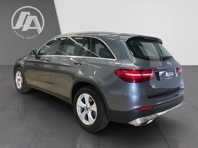 Mercedes-Benz GLC view 3