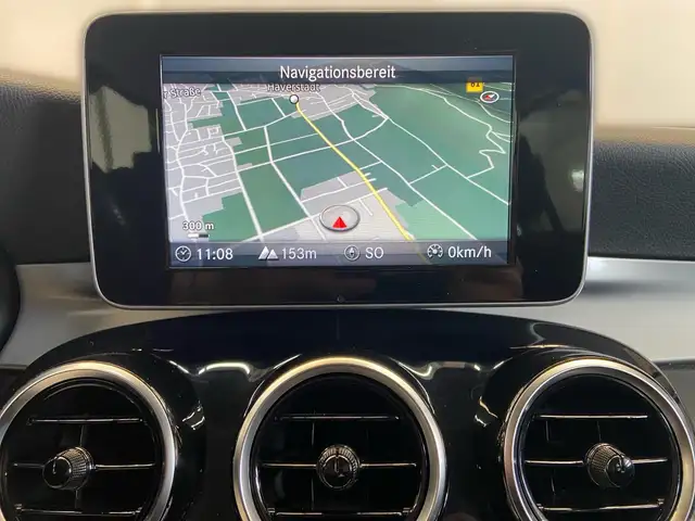 Mercedes-Benz GLC view 12