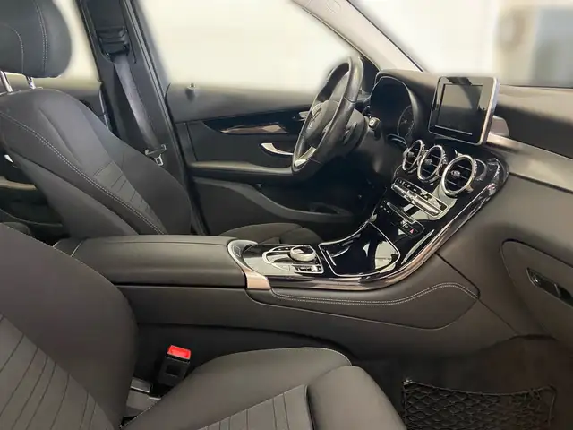 Mercedes-Benz GLC view 10