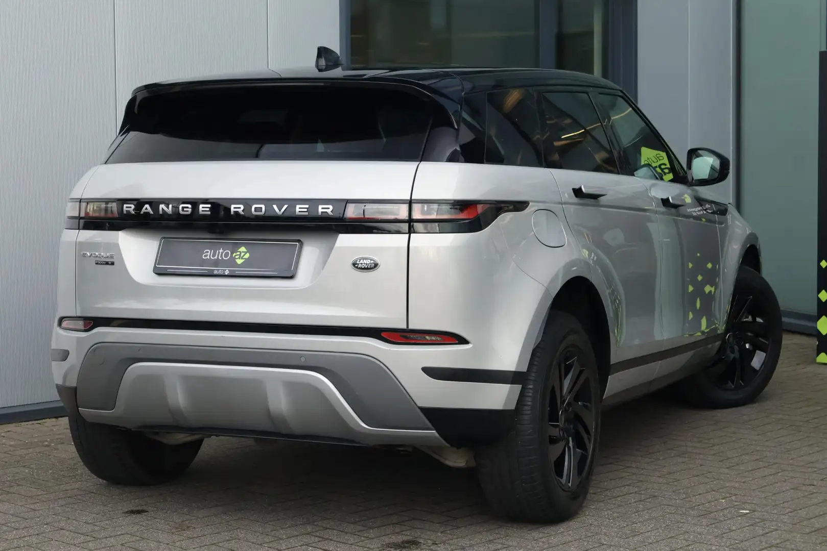 Land Rover Range Rover Evoque 1.5 P300e AWD R-Dynamic Grijs - 2