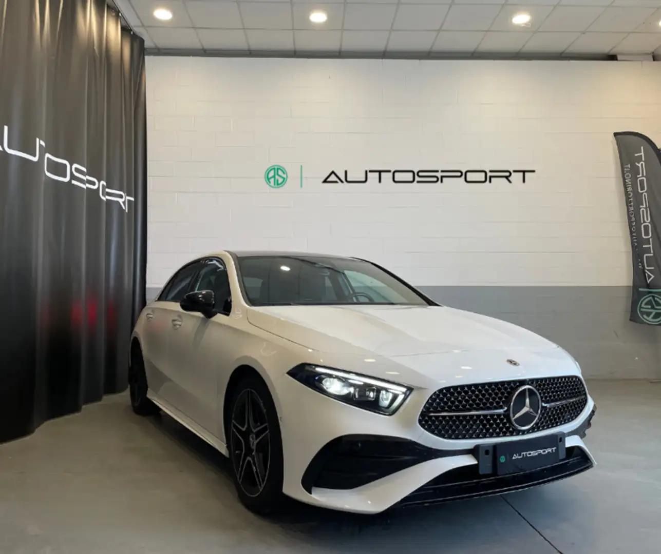 Mercedes-Benz A 200 A 200 d Automatic Premium AMG Line Bianco - 1