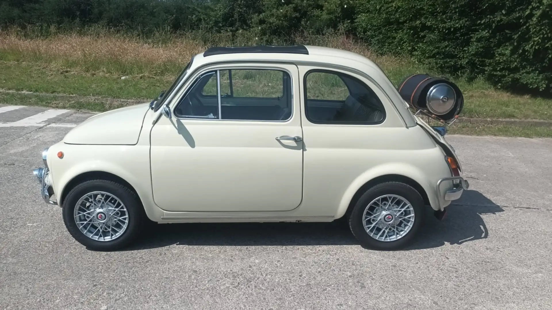 Oldtimer Fiat 500 Beige - 2