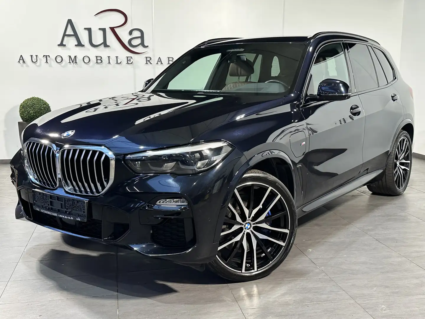 BMW X5 xDrive45e M-Sport NAV+LED+HEAD-UP+360°+22ZOLL Noir - 2