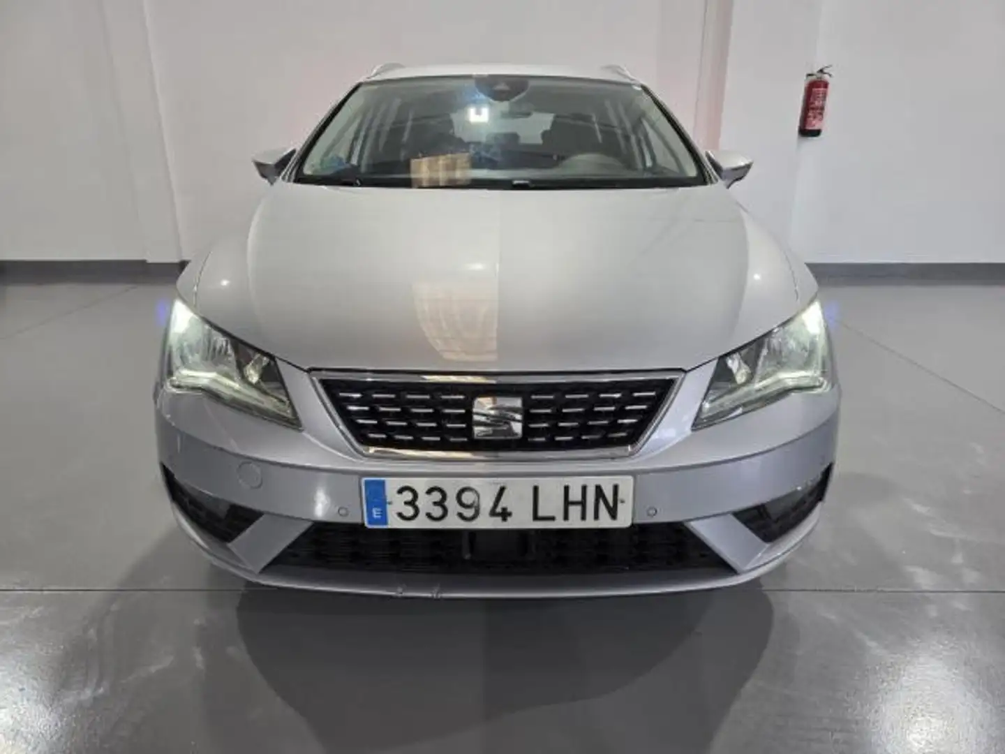 SEAT Leon ST 1.5 TGI 96 kW (130 CV) Start&Stop Xcellence Plateado - 2