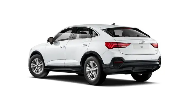 Audi Q3 view 3