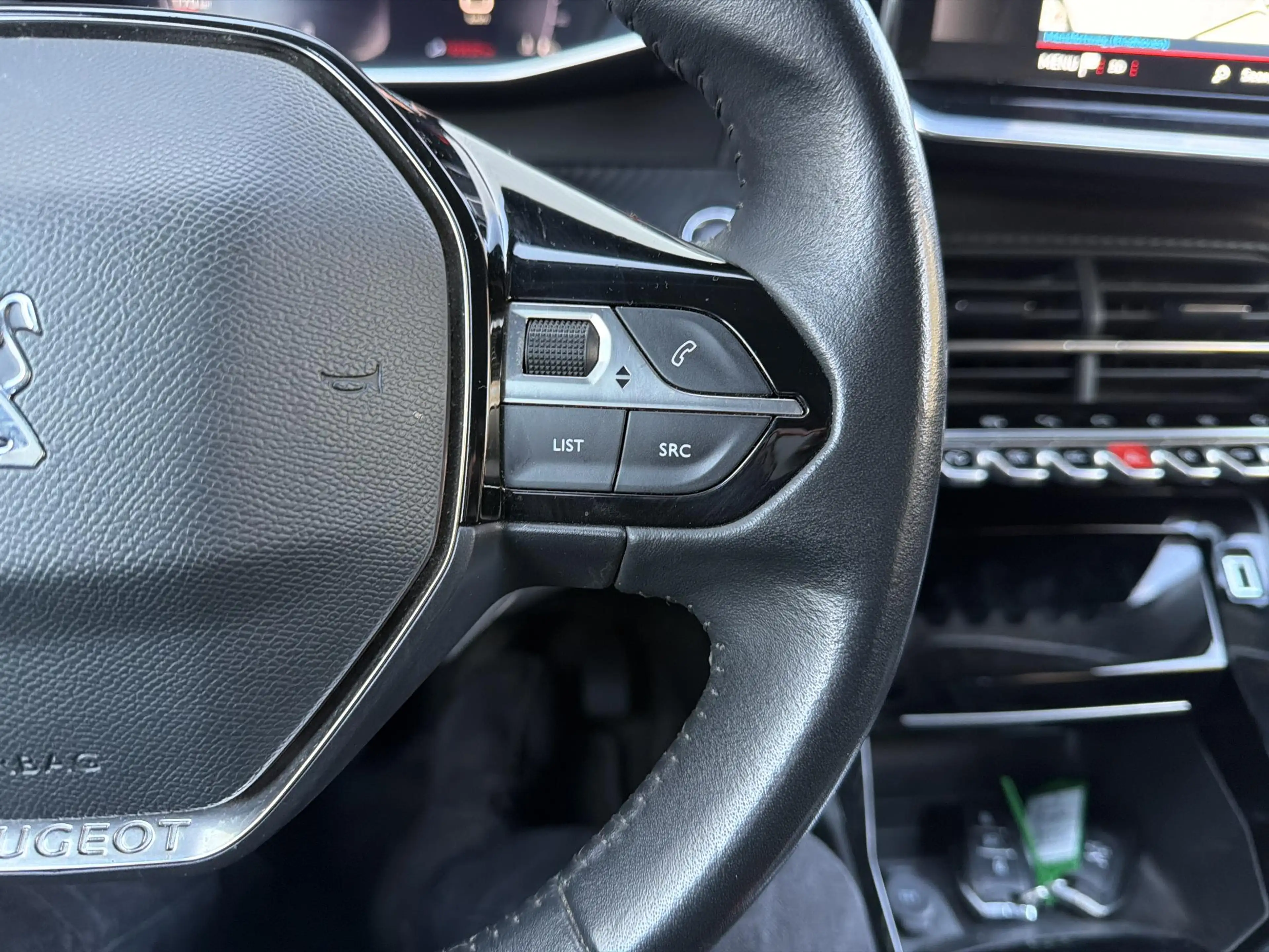 Peugeot 2008 1.2 PureTech Blue Lease Allure | € 8.200,- NETTO! — photo 11