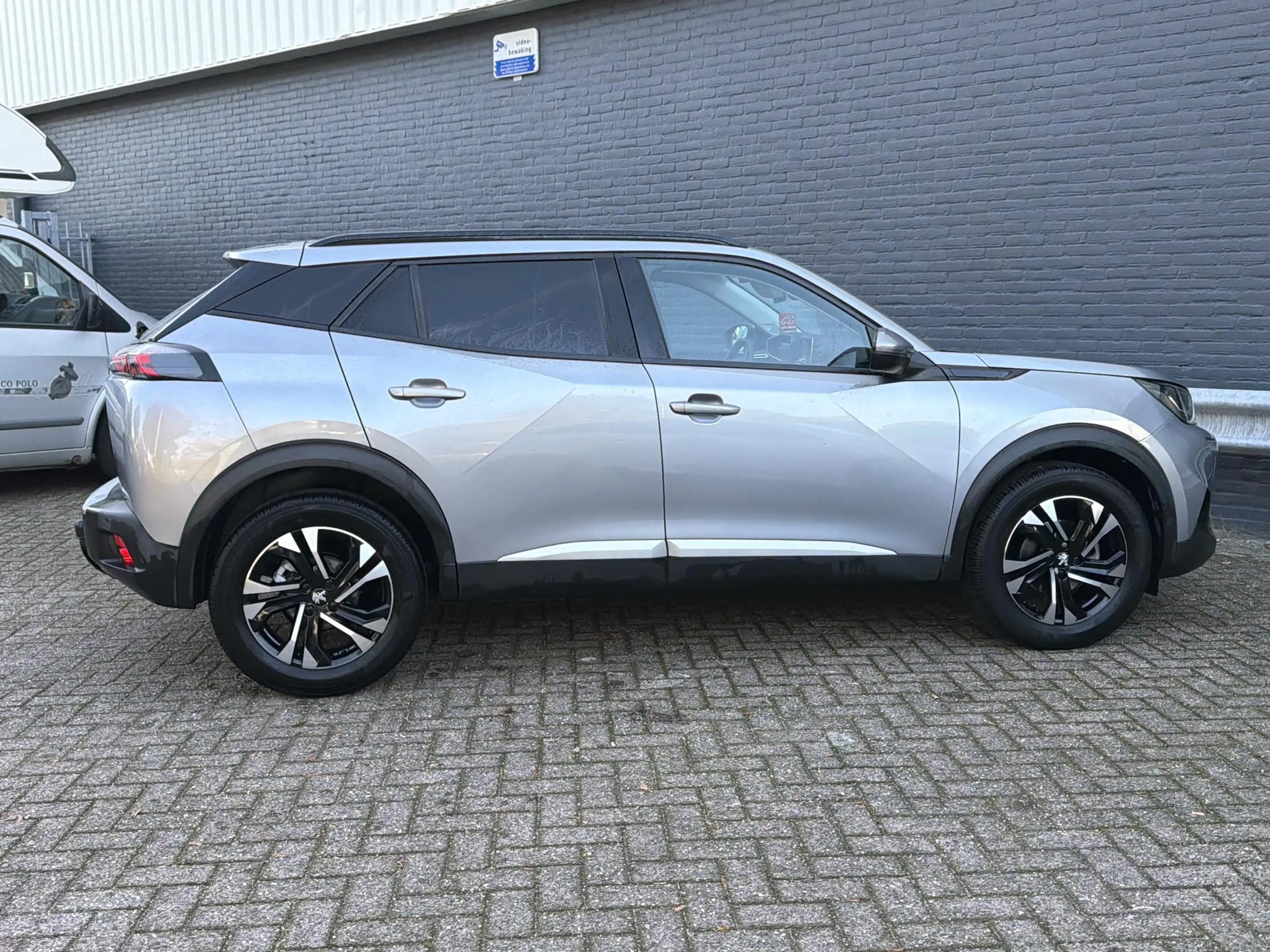 Peugeot 2008 1.2 PureTech Blue Lease Allure | € 8.200,- NETTO! — photo 7