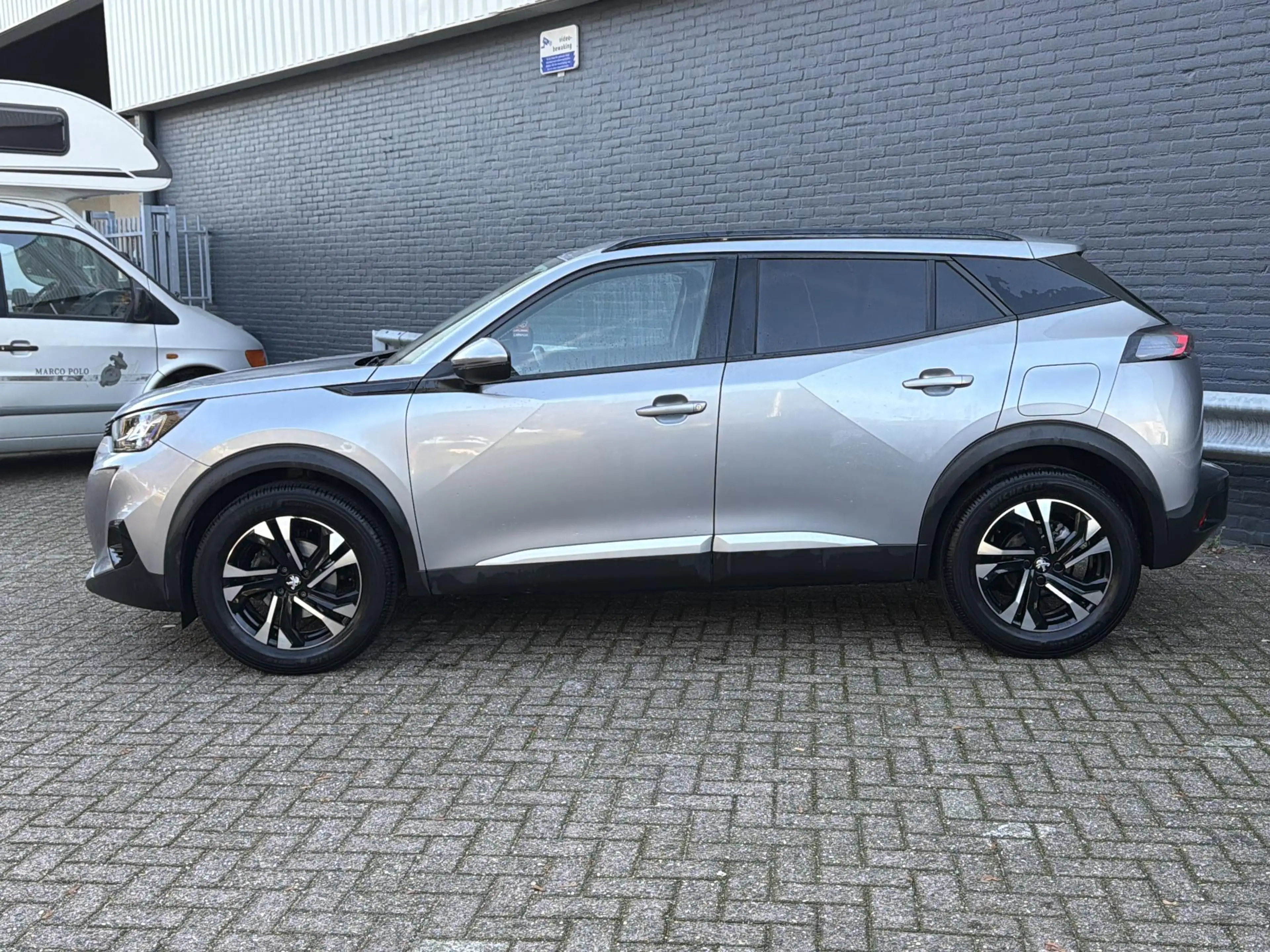Peugeot 2008 1.2 PureTech Blue Lease Allure | € 8.200,- NETTO! — photo 8