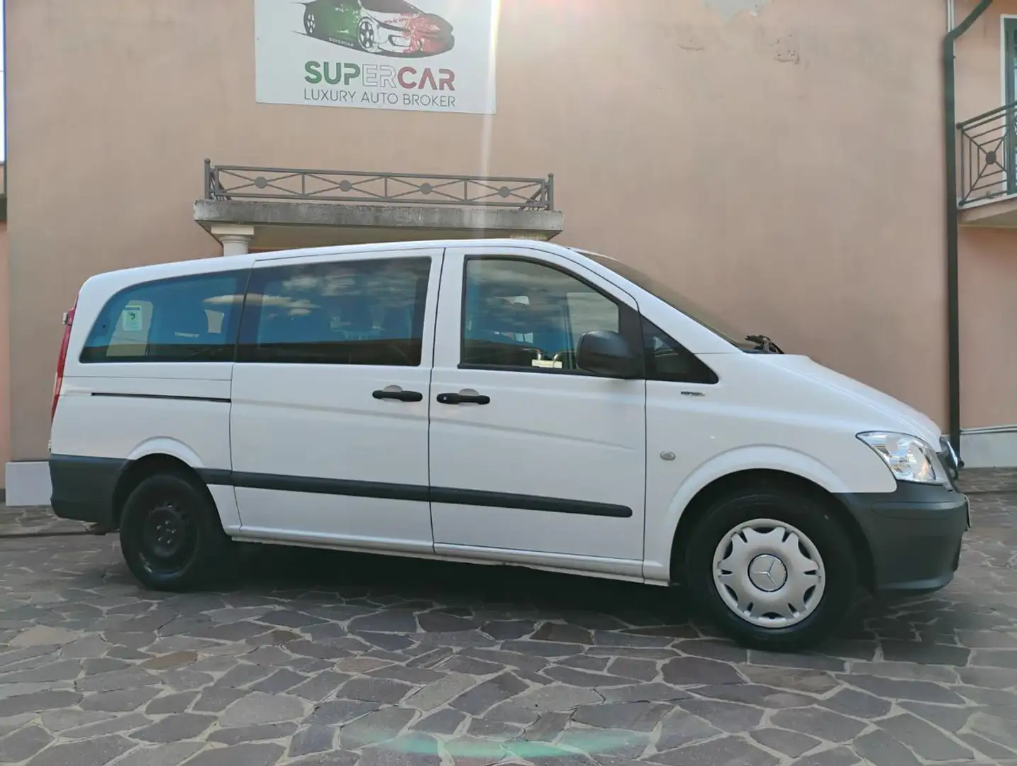 Mercedes-Benz Vito 2.2 113 CDI - 9 POSTI - AUTOMATICO Bianco - 2