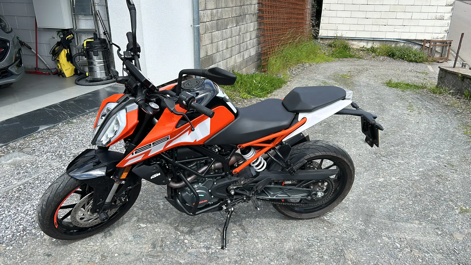 KTM 125 Duke - 1