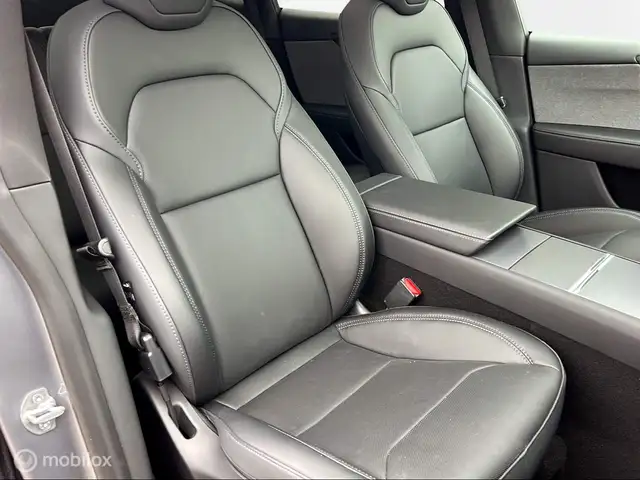 Tesla Model Y view 5