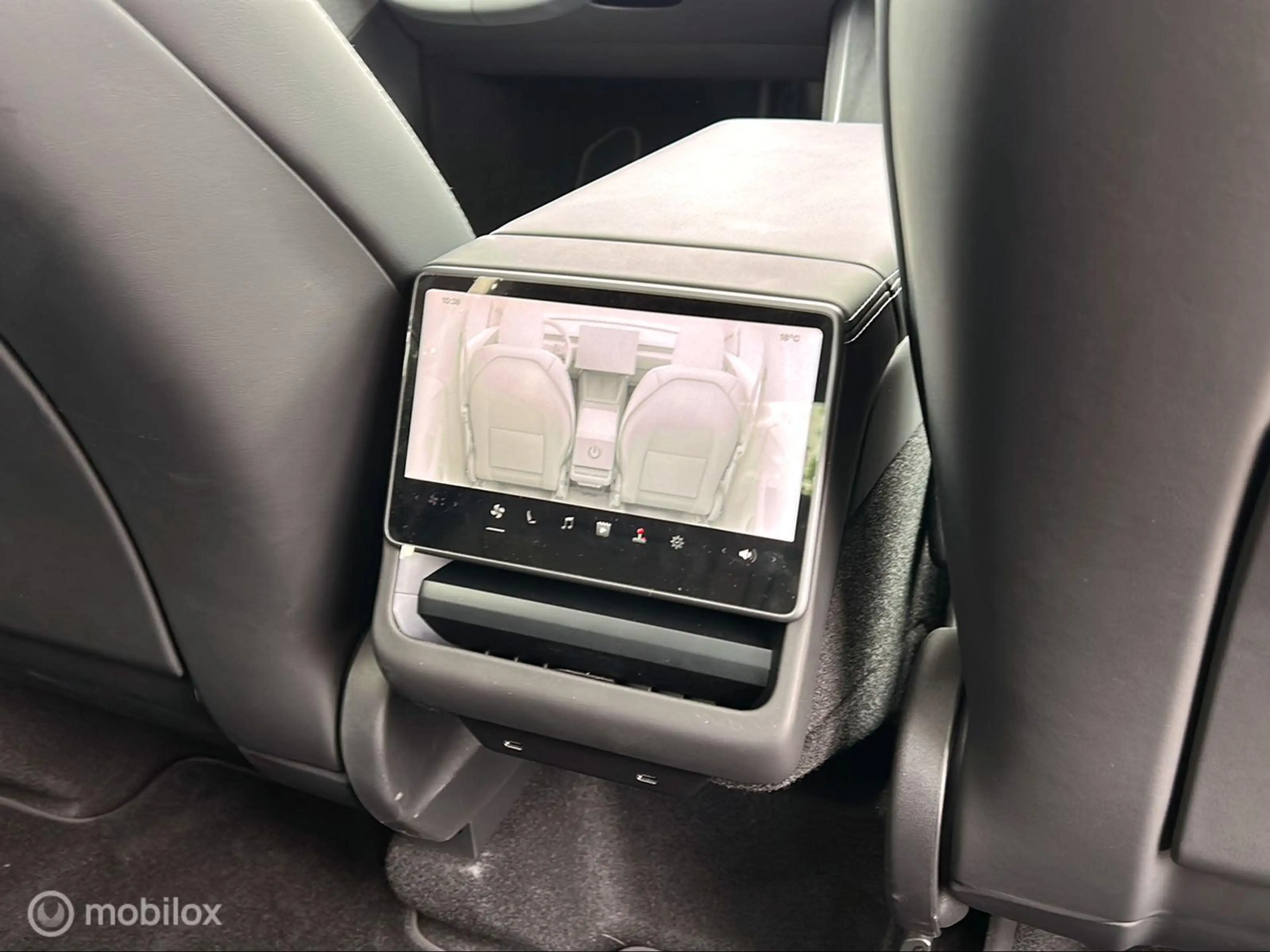 Tesla Model Y Premium Long Range RWD / BTW !! / Nieuw!! — photo 10