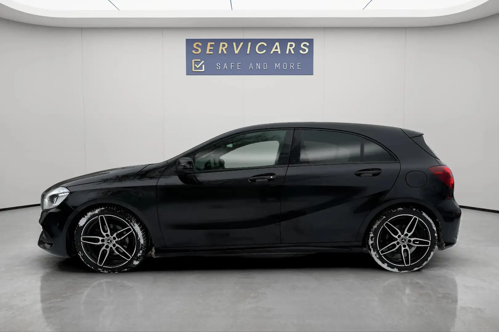 Mercedes-Benz A 180 A 180 AMG Full Full options -Toit pano, clim, ect. Noir - 1