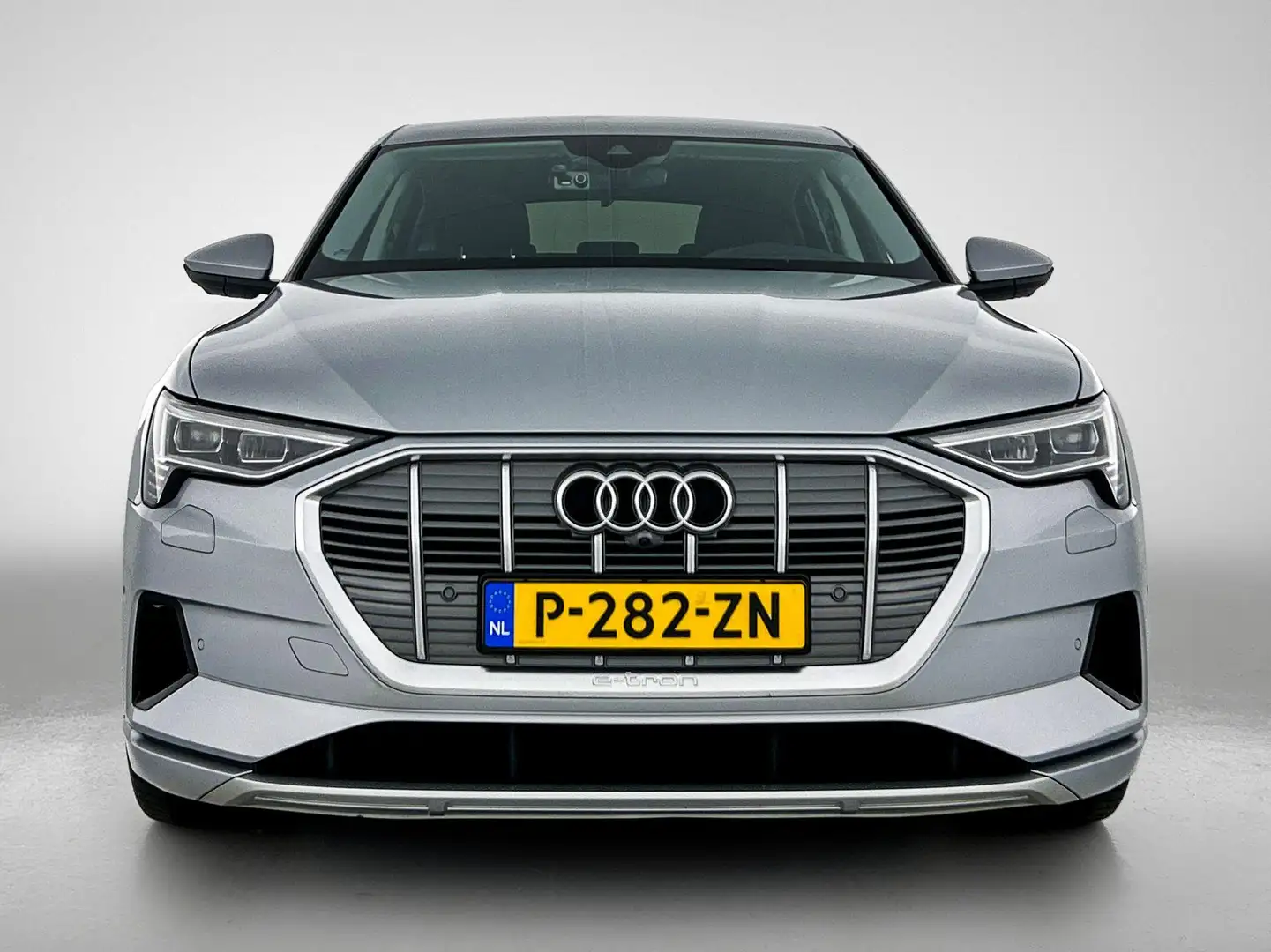 Audi e-tron Sportback 55 quattro Advanced edition Plus 95 kWh Grau - 2