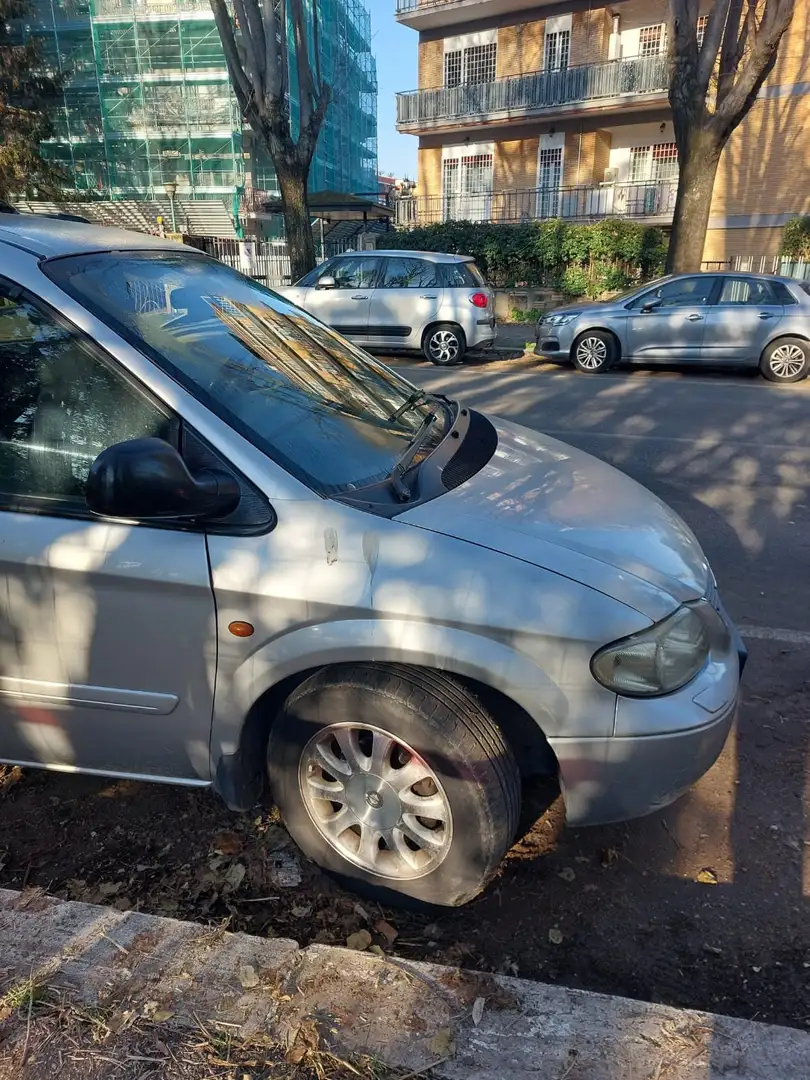 Chrysler Voyager LS CRD Argent - 2