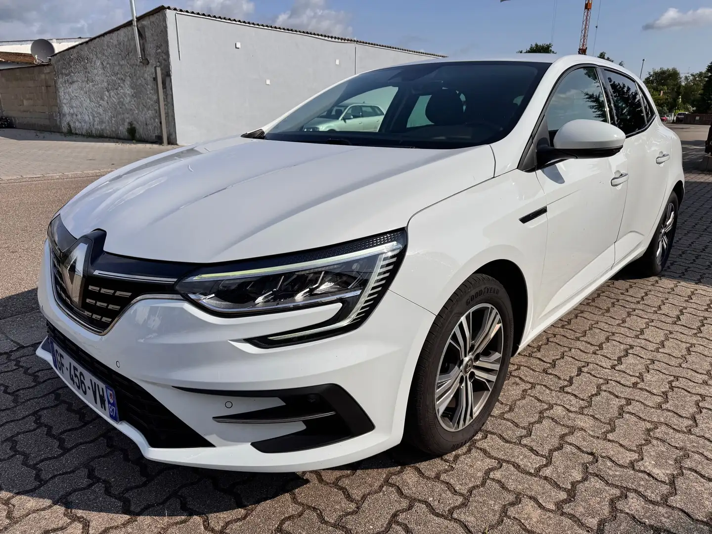 Renault Megane BLUE dCi 115 INTENS 2022/04 Wit - 1