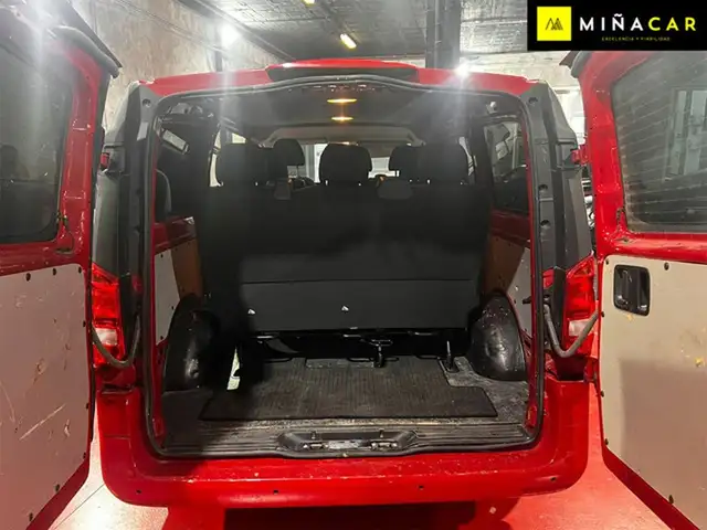 Mercedes-Benz Vito view 2