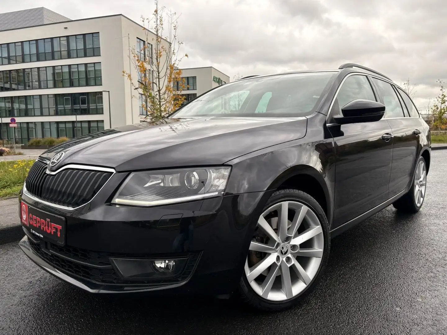 Skoda Octavia Combi Style,Automatik,Pano,Schiebedach, Noir - 1