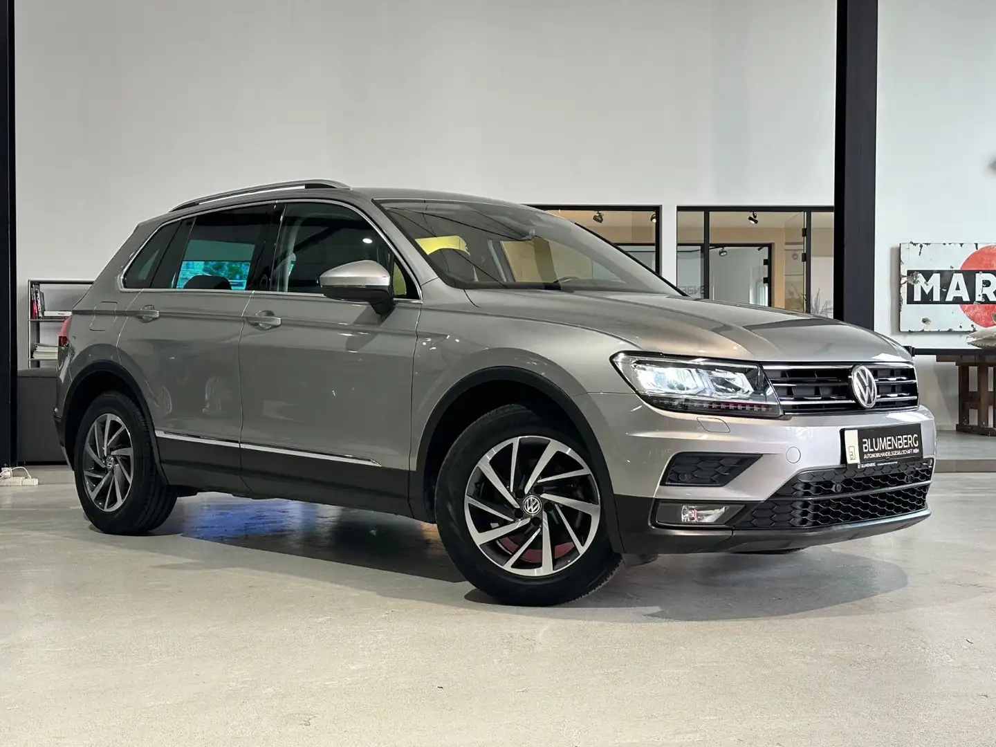 Volkswagen Tiguan 2.0 TDI Sound *ACC,LED,PDC,MirrorLink* Silber - 2