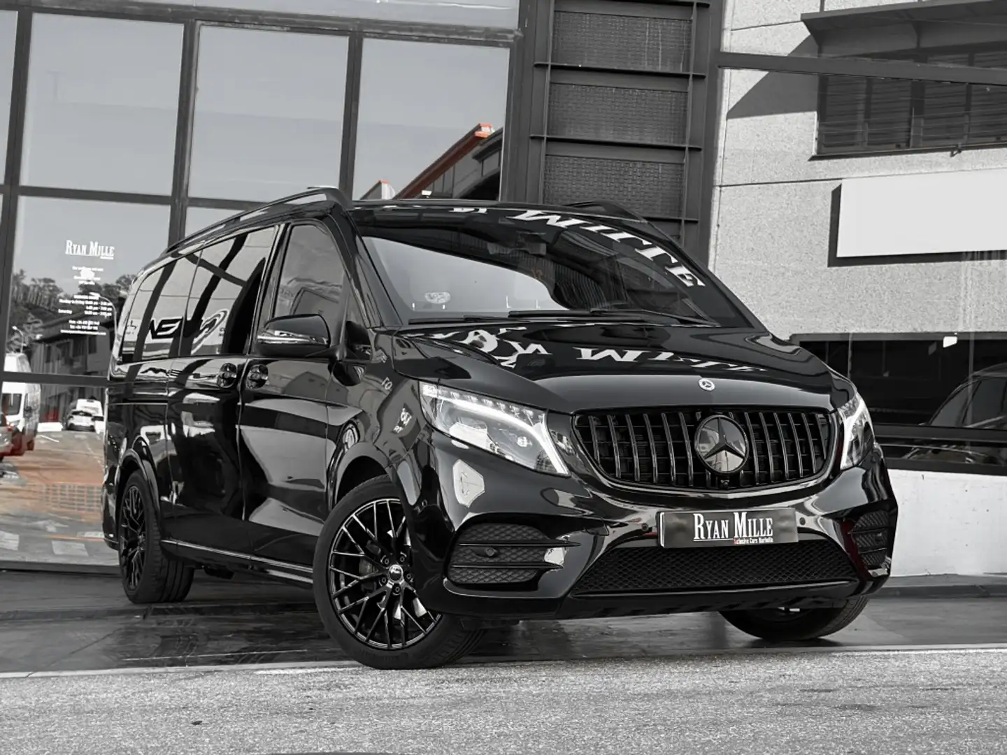 Mercedes-Benz V 300d Largo Exclusive Negro - 1