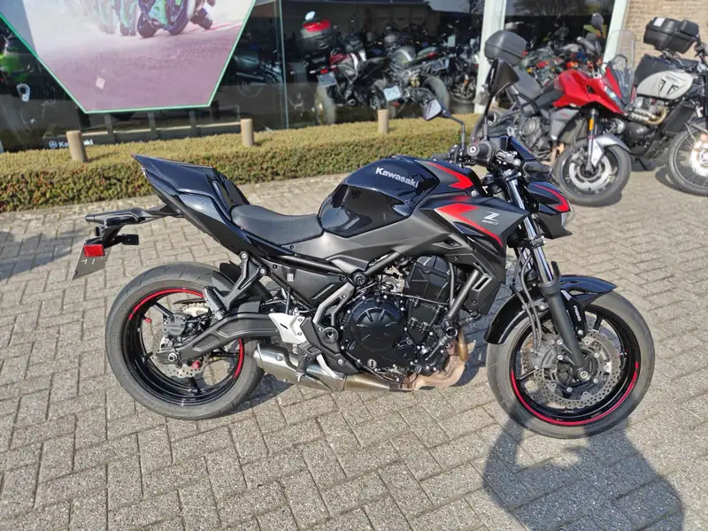 Kawasaki Z 650 - foto 2