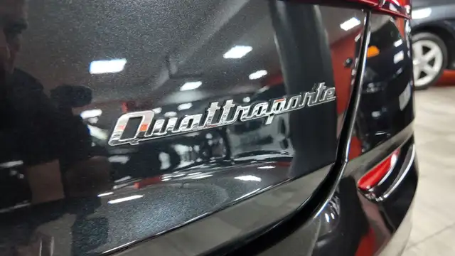 Maserati Quattroporte view 14