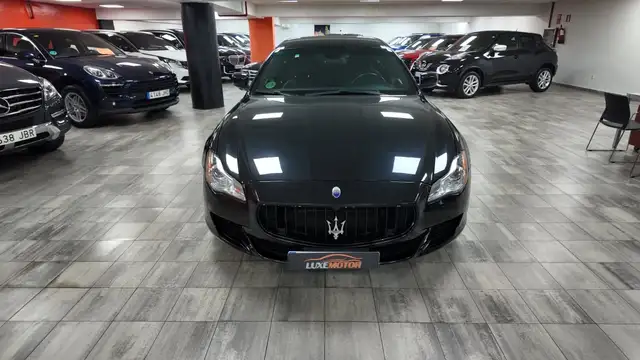 Maserati Quattroporte view 2