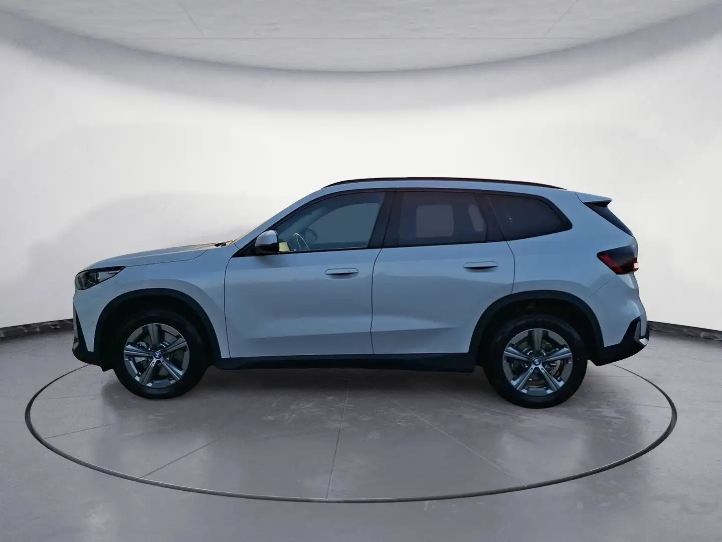 BMW X1 sDrive20i Steptronic Navi AHK Rückfahrkamera Weiß - 2