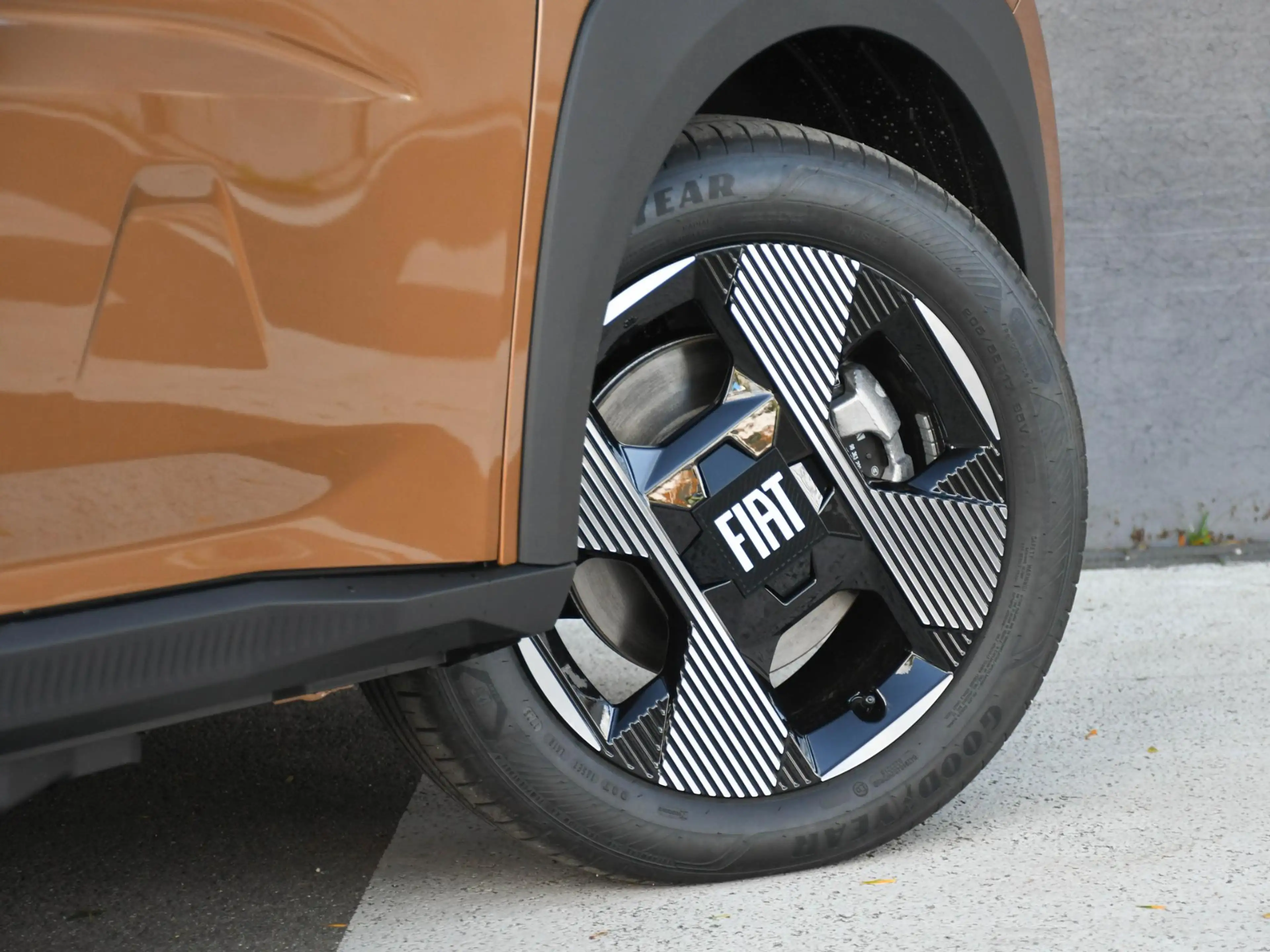 Fiat Grande Panda La Prima 11 kW 44 kWh WINTER-PACK | 17''LM | CAMER — photo 7